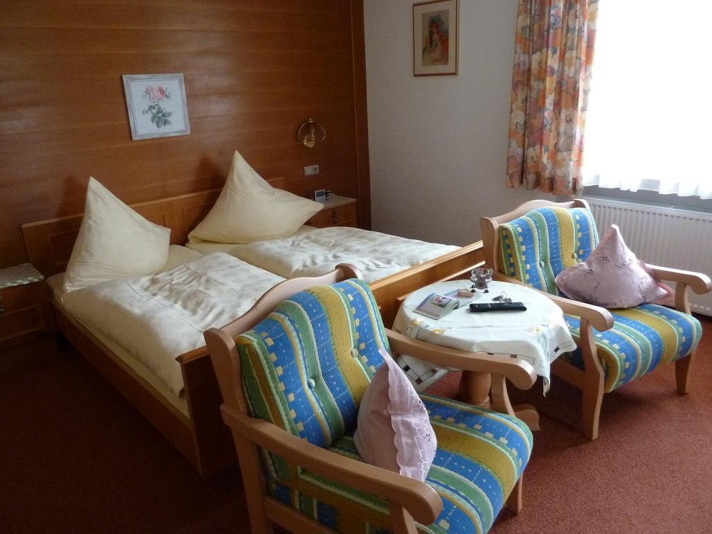 Hotel Haus Antonia à Lermoos Chambre photo